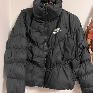 Very cute Nike black puffer